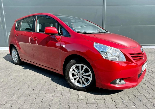 Toyota Verso cena 24900 przebieg: 289000, rok produkcji 2010 z Płock małe 137